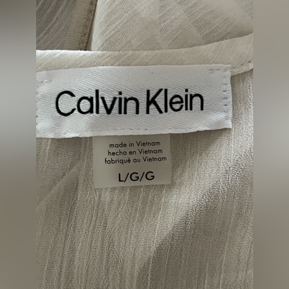 Calvin Klein Women's Cream and White Floral-Motif Textured Chiffon Top - Picture 8 of 9